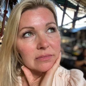 Meet your Posher, Angela